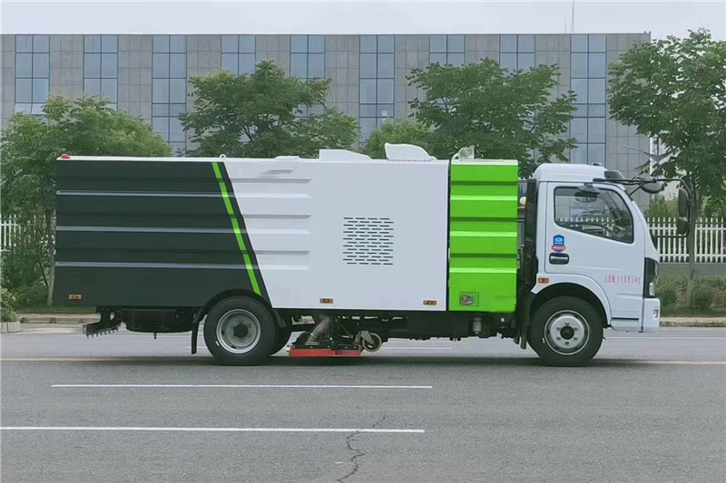 國(guó)六東風(fēng)大多利卡8噸（1.5水6塵）吸塵車(chē)